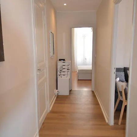Superbe 5 Personnes Plein Coeur Centre-ville Quartier Du Port De Apartment Nice